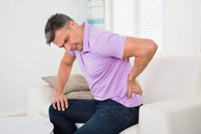 Lows Schmerzen sind ein Zeichen der Osteochondrose